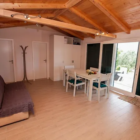 بيت للعطل Robinson Jimi *