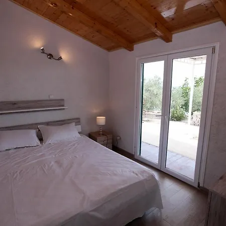 Vikendica Robinson Jimi