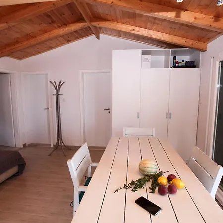 Robinson Jimi Vikendica Nerezisca