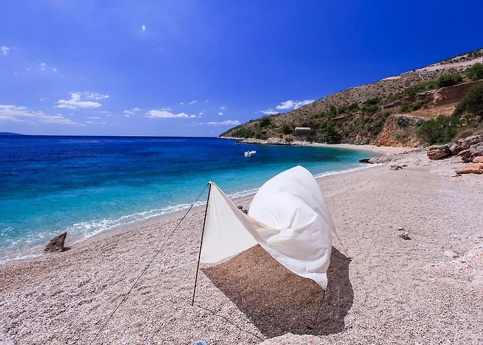 Robinson Jimi Nyaraló